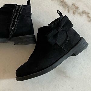 4/$20— Gap Black Ankle Bow Boots with Side Zipper toddler girl size 10